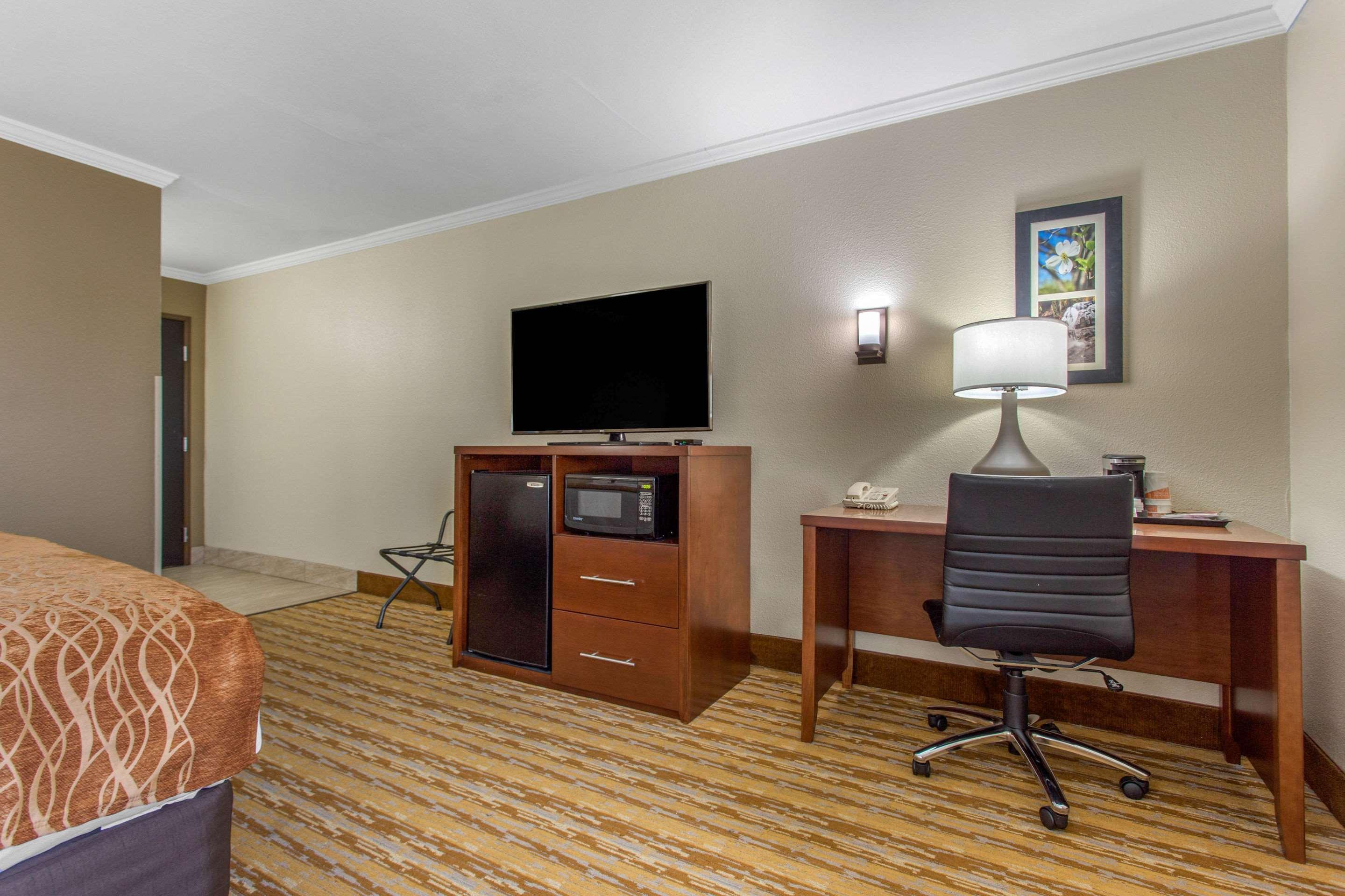 Comfort Inn Asheville East-Blue Ridge Pkwy Access Екстериор снимка