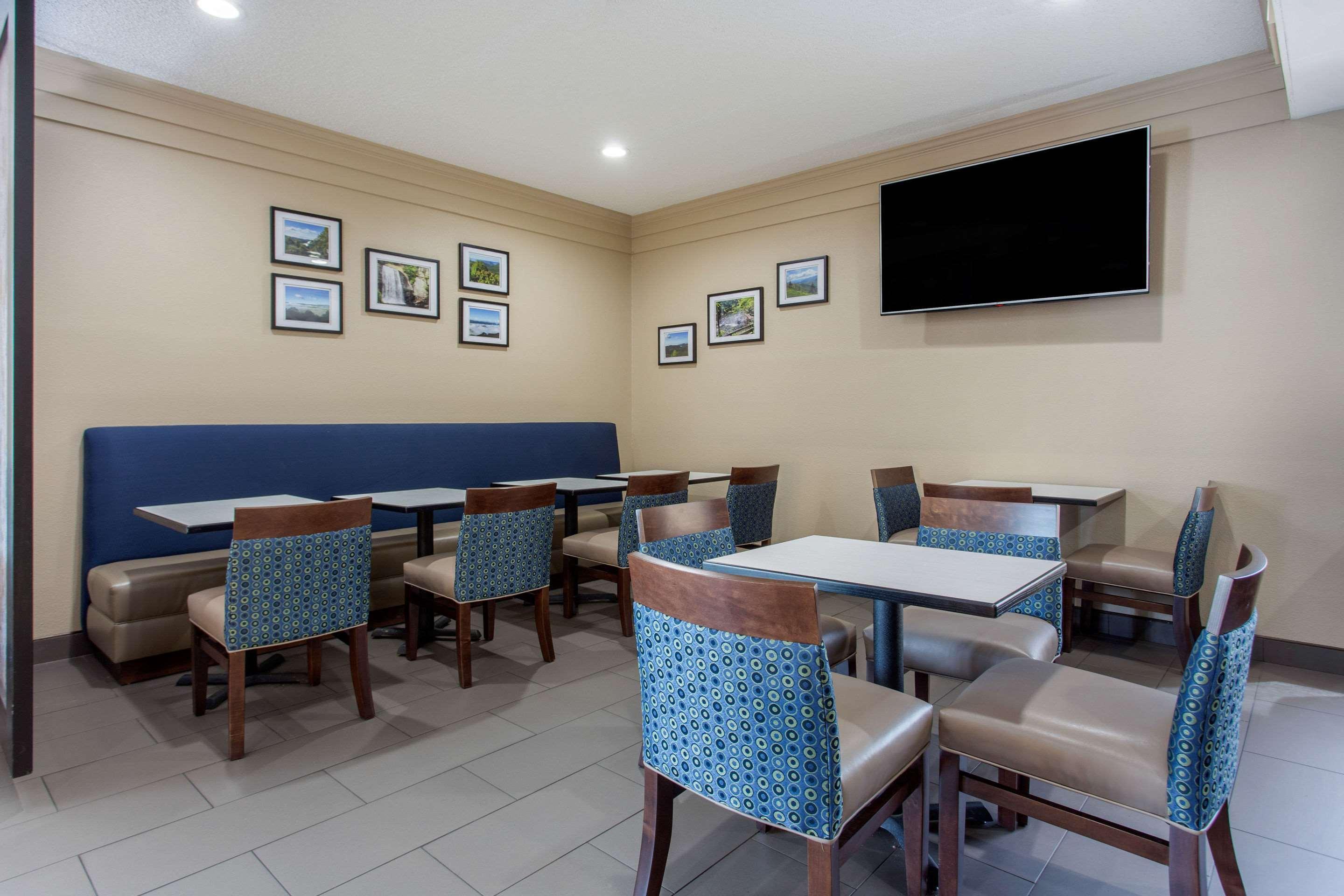 Comfort Inn Asheville East-Blue Ridge Pkwy Access Екстериор снимка