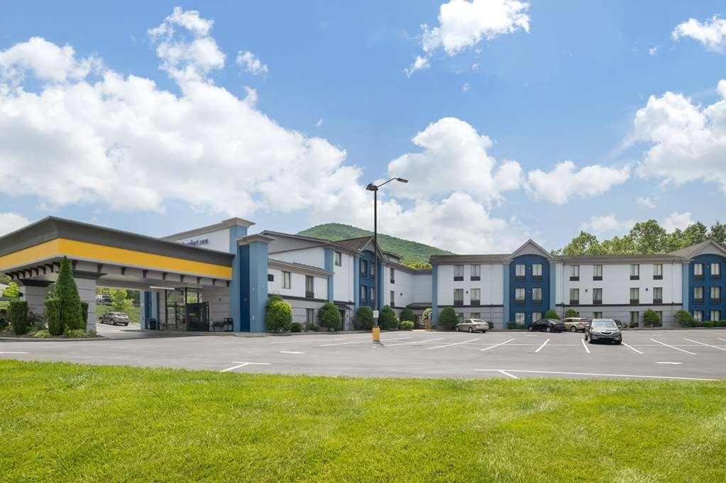 Comfort Inn Asheville East-Blue Ridge Pkwy Access Екстериор снимка