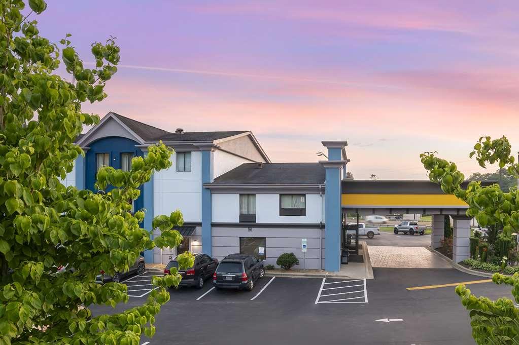 Comfort Inn Asheville East-Blue Ridge Pkwy Access Екстериор снимка