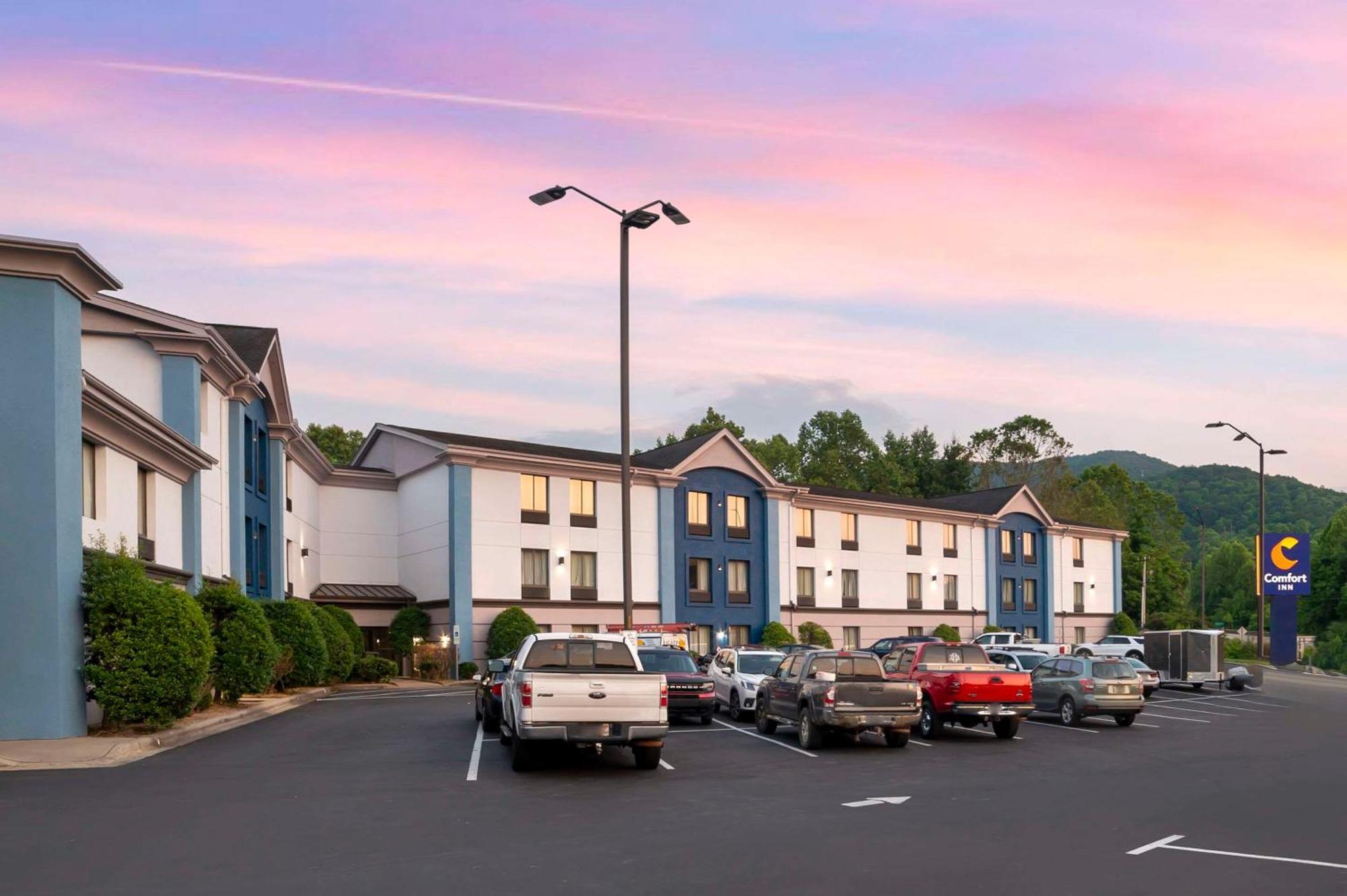 Comfort Inn Asheville East-Blue Ridge Pkwy Access Екстериор снимка