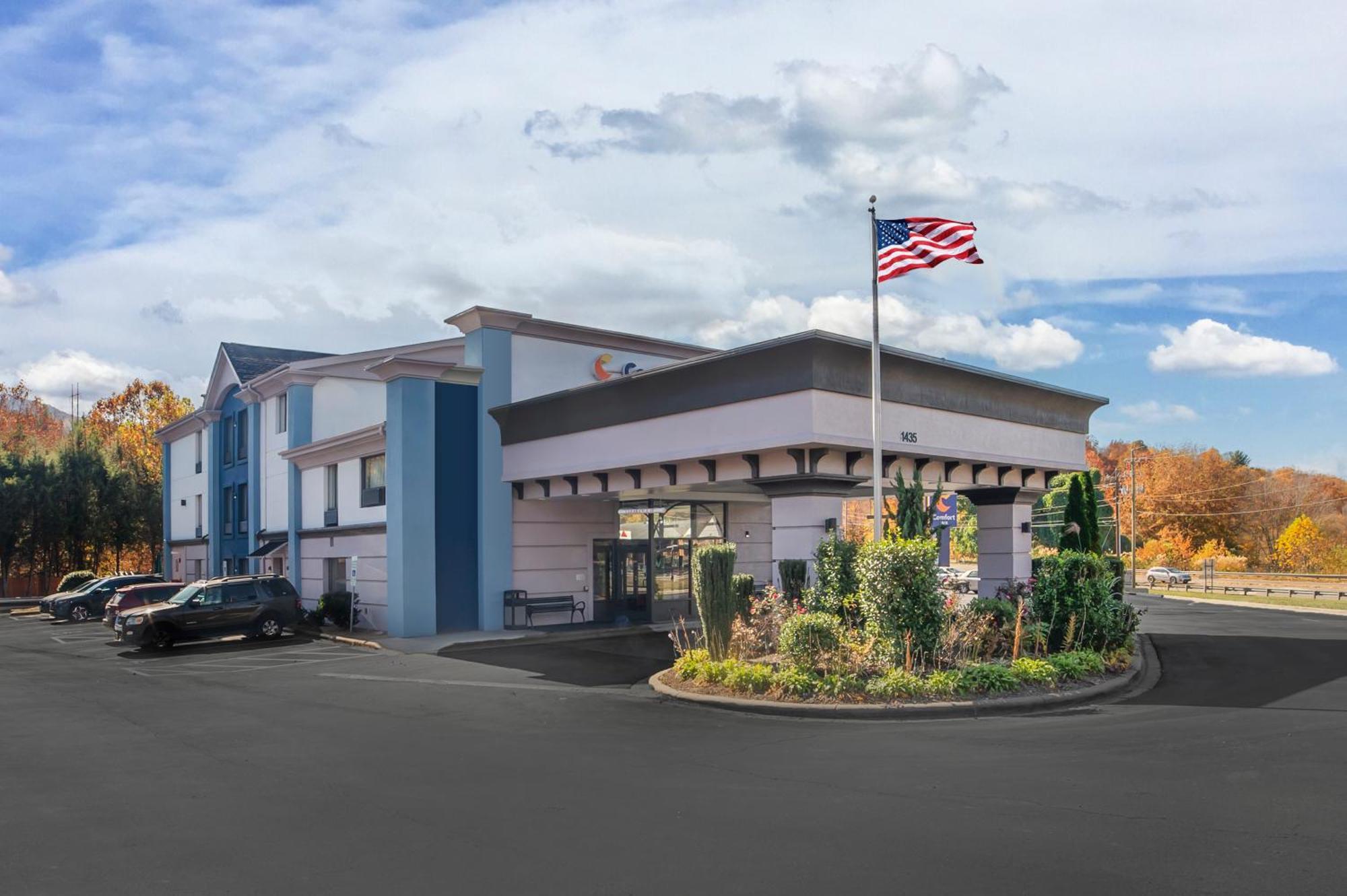 Comfort Inn Asheville East-Blue Ridge Pkwy Access Екстериор снимка