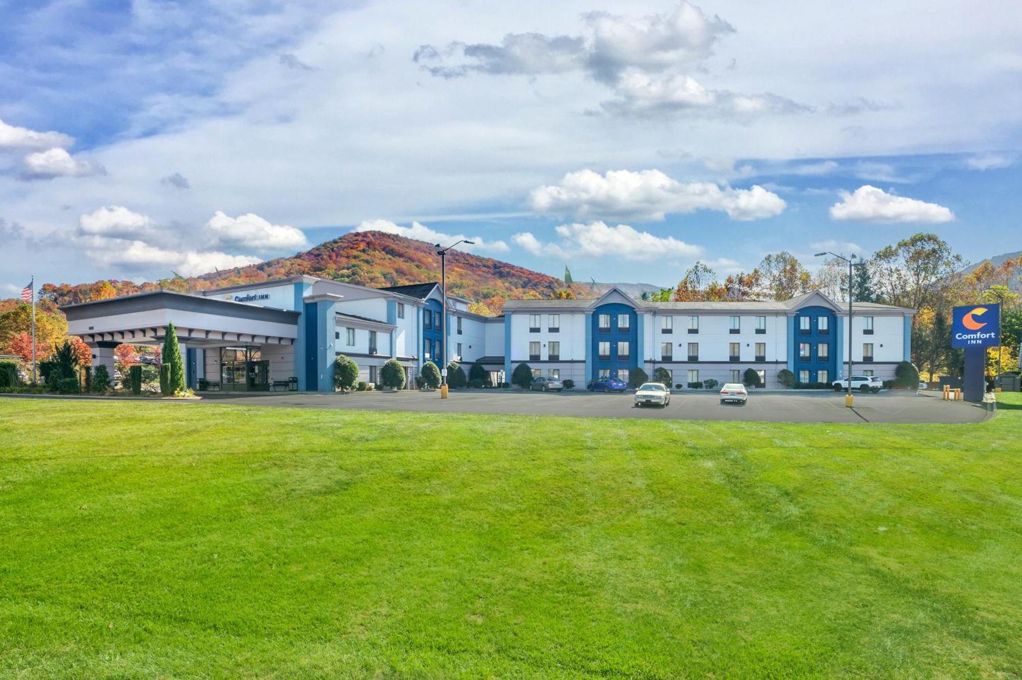 Comfort Inn Asheville East-Blue Ridge Pkwy Access Екстериор снимка