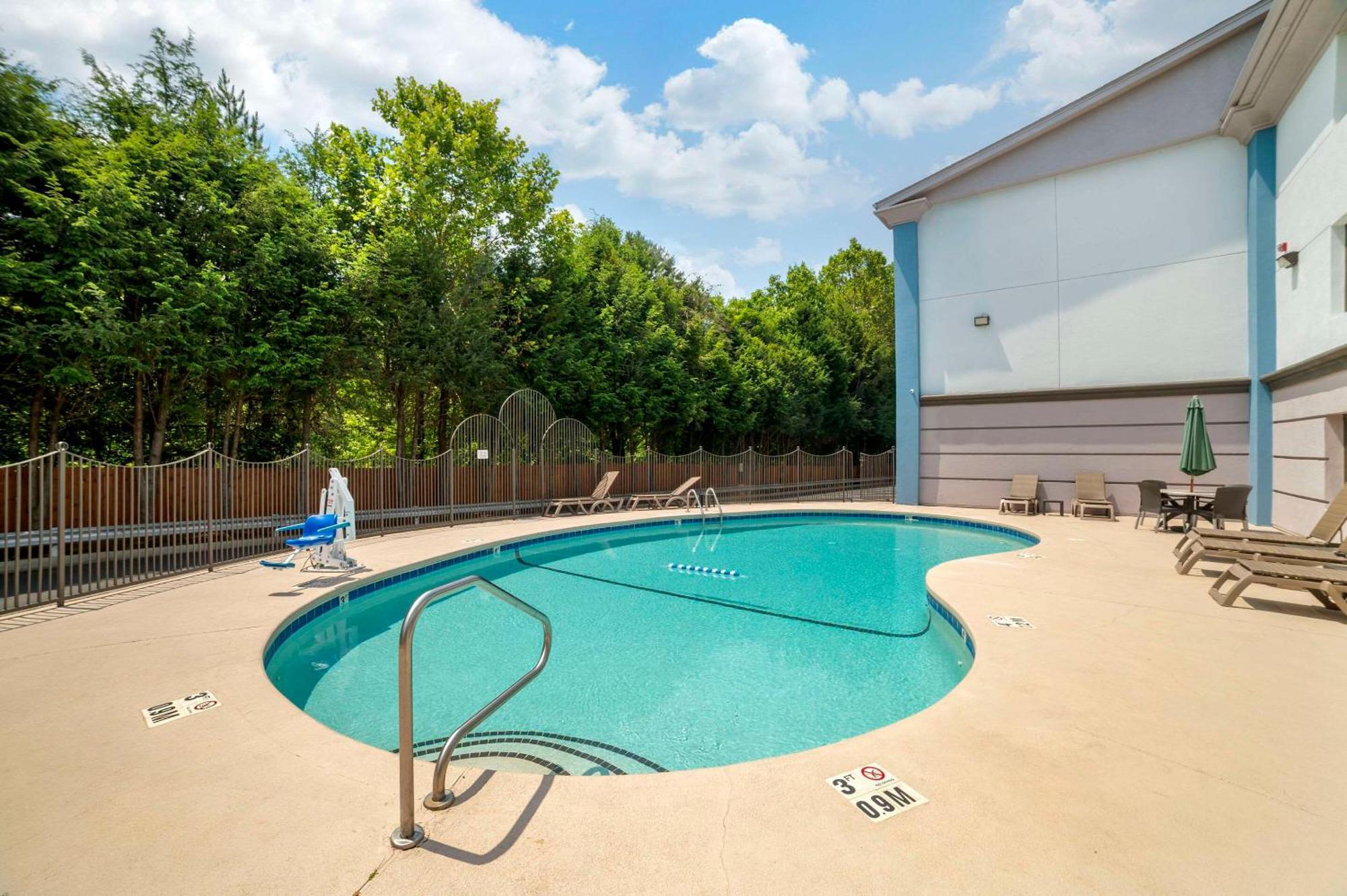 Comfort Inn Asheville East-Blue Ridge Pkwy Access Екстериор снимка