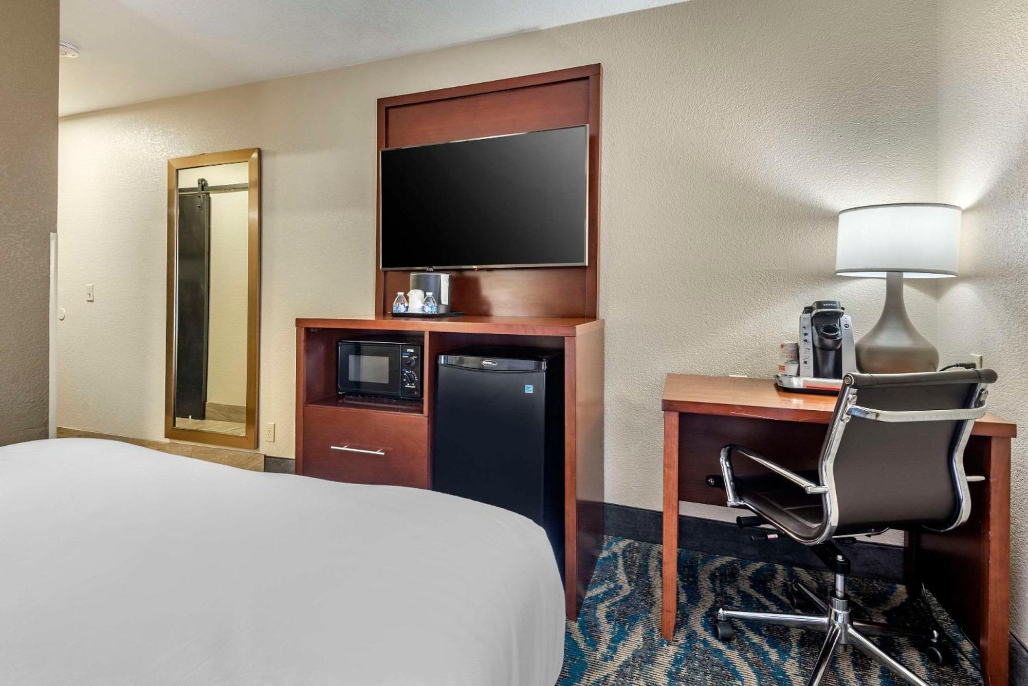 Comfort Inn Asheville East-Blue Ridge Pkwy Access Екстериор снимка