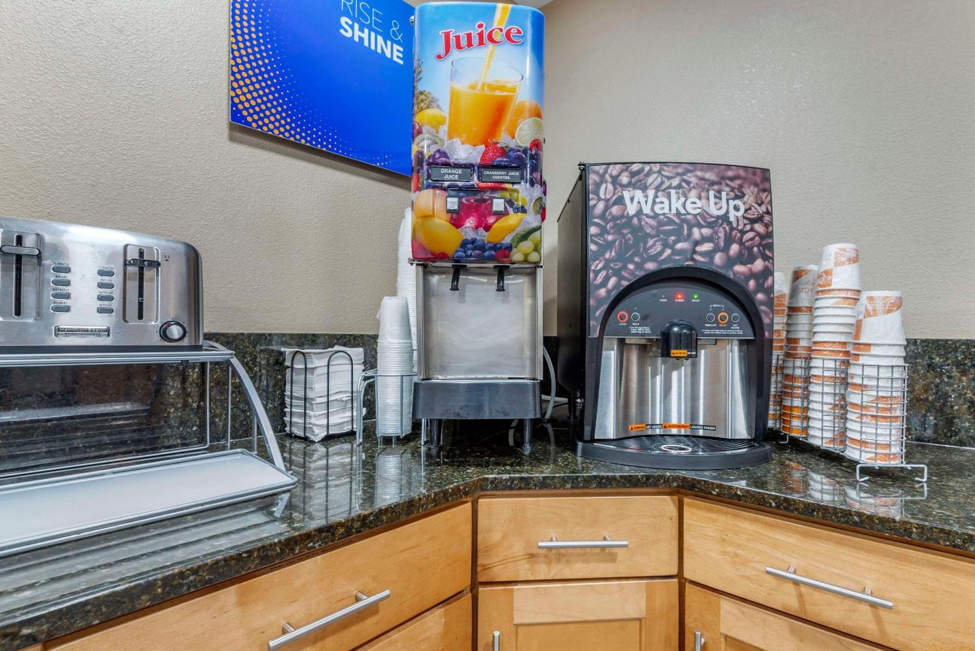 Comfort Inn Asheville East-Blue Ridge Pkwy Access Екстериор снимка
